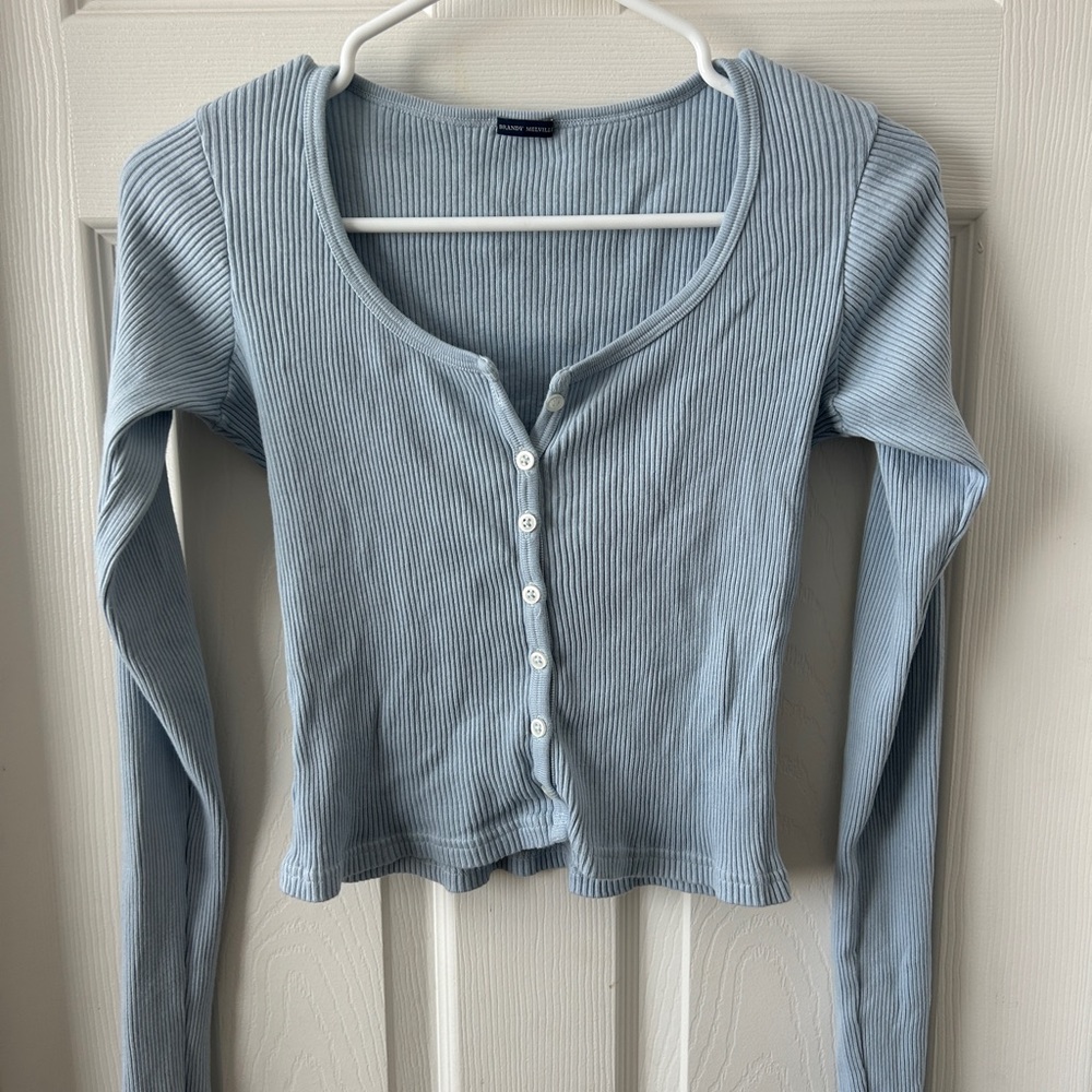 Brandy Melville cropped long sleeve 🤍